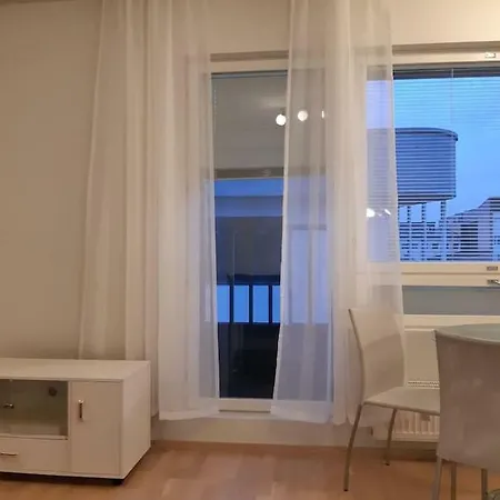 Pieni Moderni Saunallinen Kaksio Keskustan Laehellae *