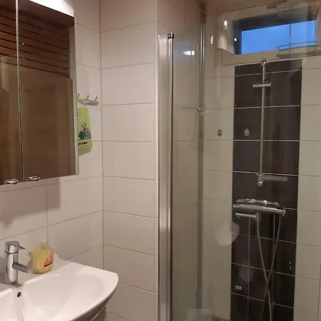 Pieni Moderni Saunallinen Kaksio Keskustan Laehellae *