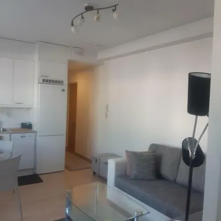 Apartment Pieni Moderni Saunallinen Kaksio Keskustan Laehellae Pori