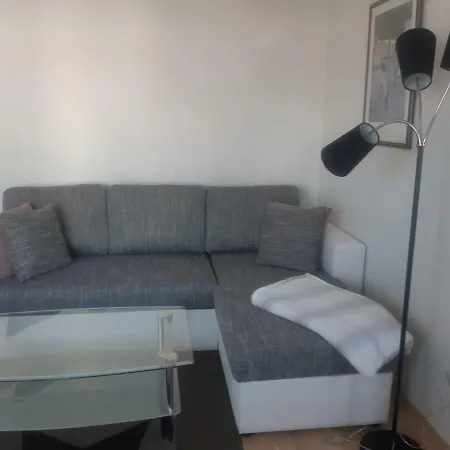 Pieni Moderni Saunallinen Kaksio Keskustan Laehellae Pori